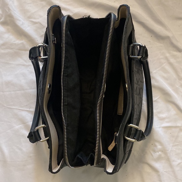 Calvin Klein purse - Picture 5 of 8